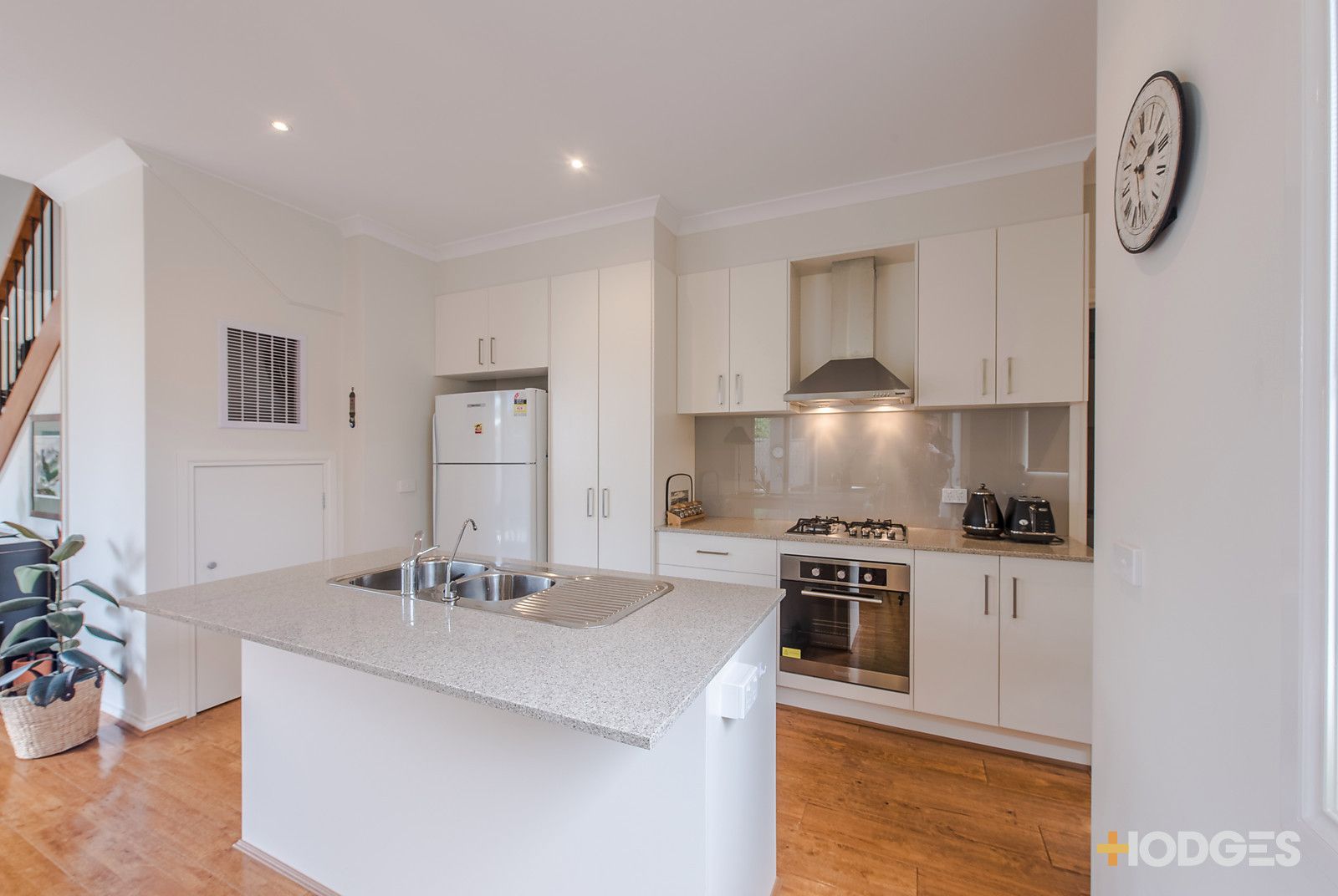 2/165 Thames Promenade, Chelsea Heights VIC 3196, Image 2