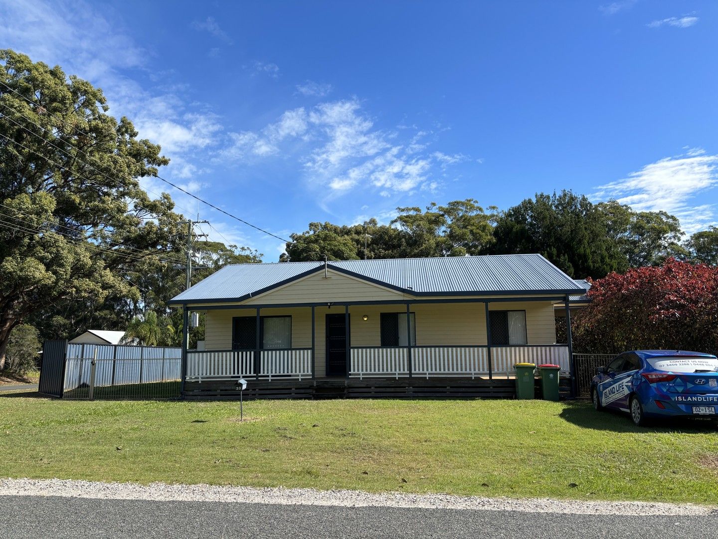 3 bedrooms House in 33 SUNDOWN ROAD RUSSELL ISLAND QLD, 4184