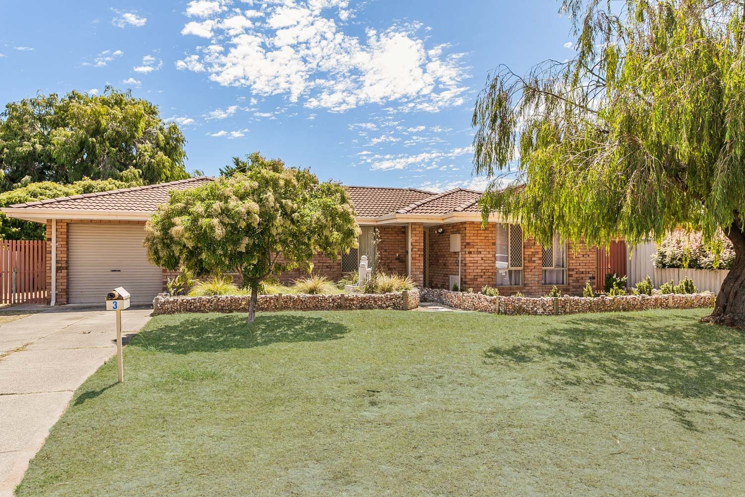 3 bedrooms House in 3 Blair Court WAIKIKI WA, 6169