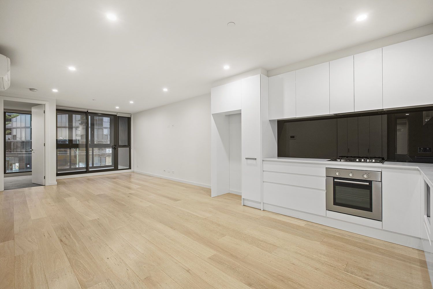 2 bedrooms Apartment / Unit / Flat in 202/11 Central Avenue MOORABBIN VIC, 3189