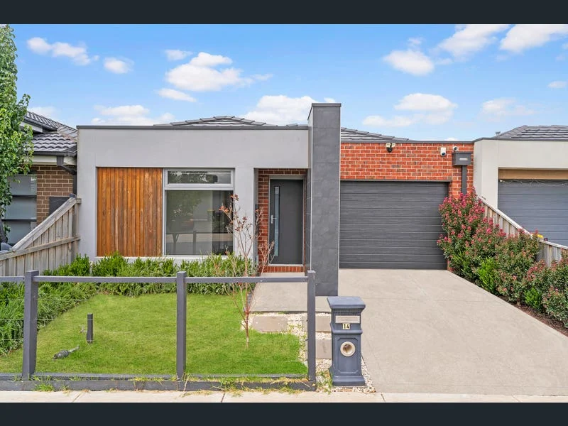 14 Amaya Way, Rockbank VIC 3335
