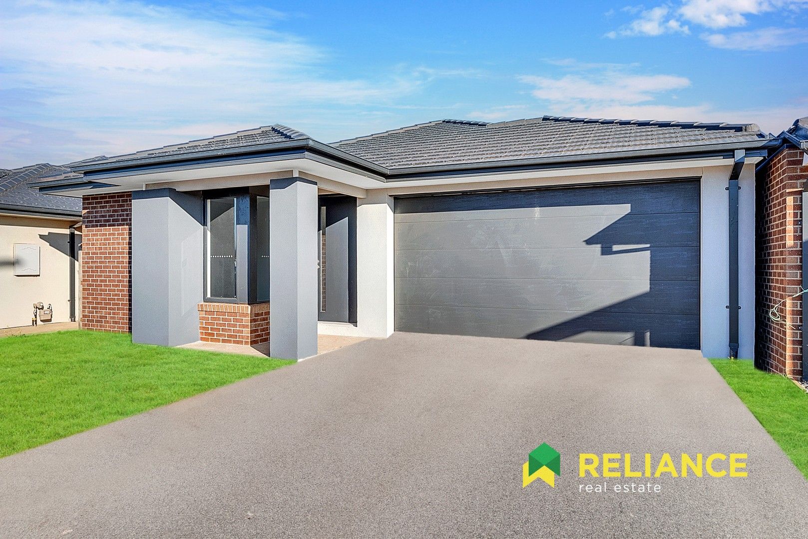 4 bedrooms House in 26 Stonneyburn Road THORNHILL PARK VIC, 3335