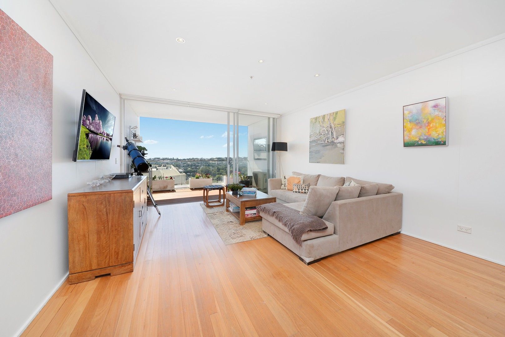 2 bedrooms Apartment / Unit / Flat in W805/310-330 Oxford Street BONDI JUNCTION NSW, 2022