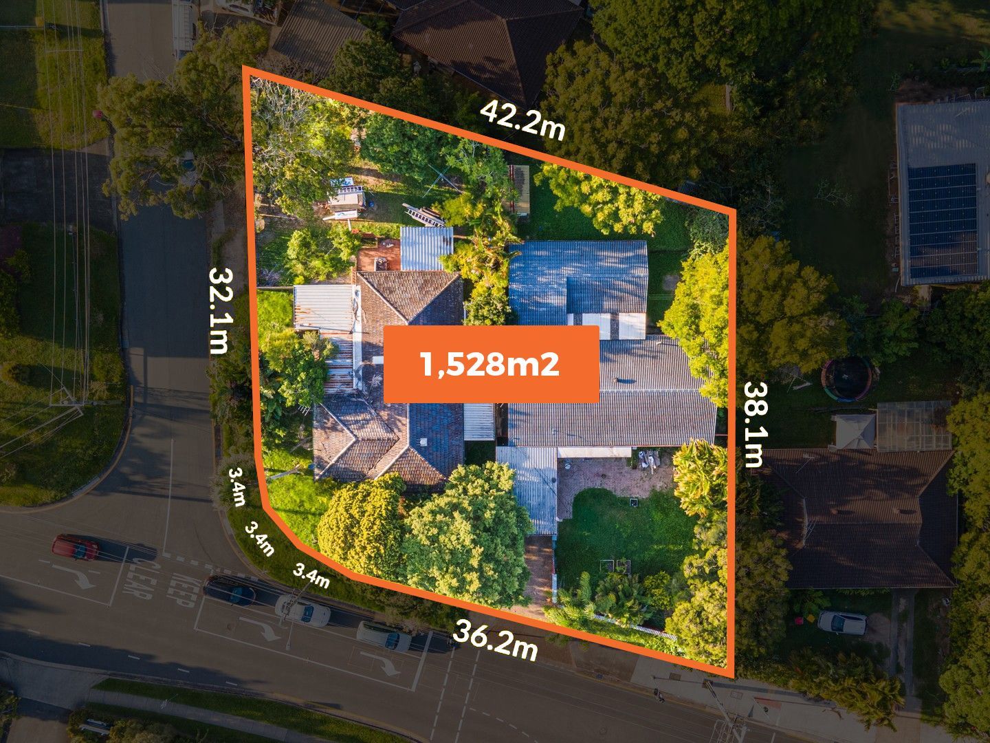 6 bedrooms House in 40 & 42 Cinderella Drive SPRINGWOOD QLD, 4127