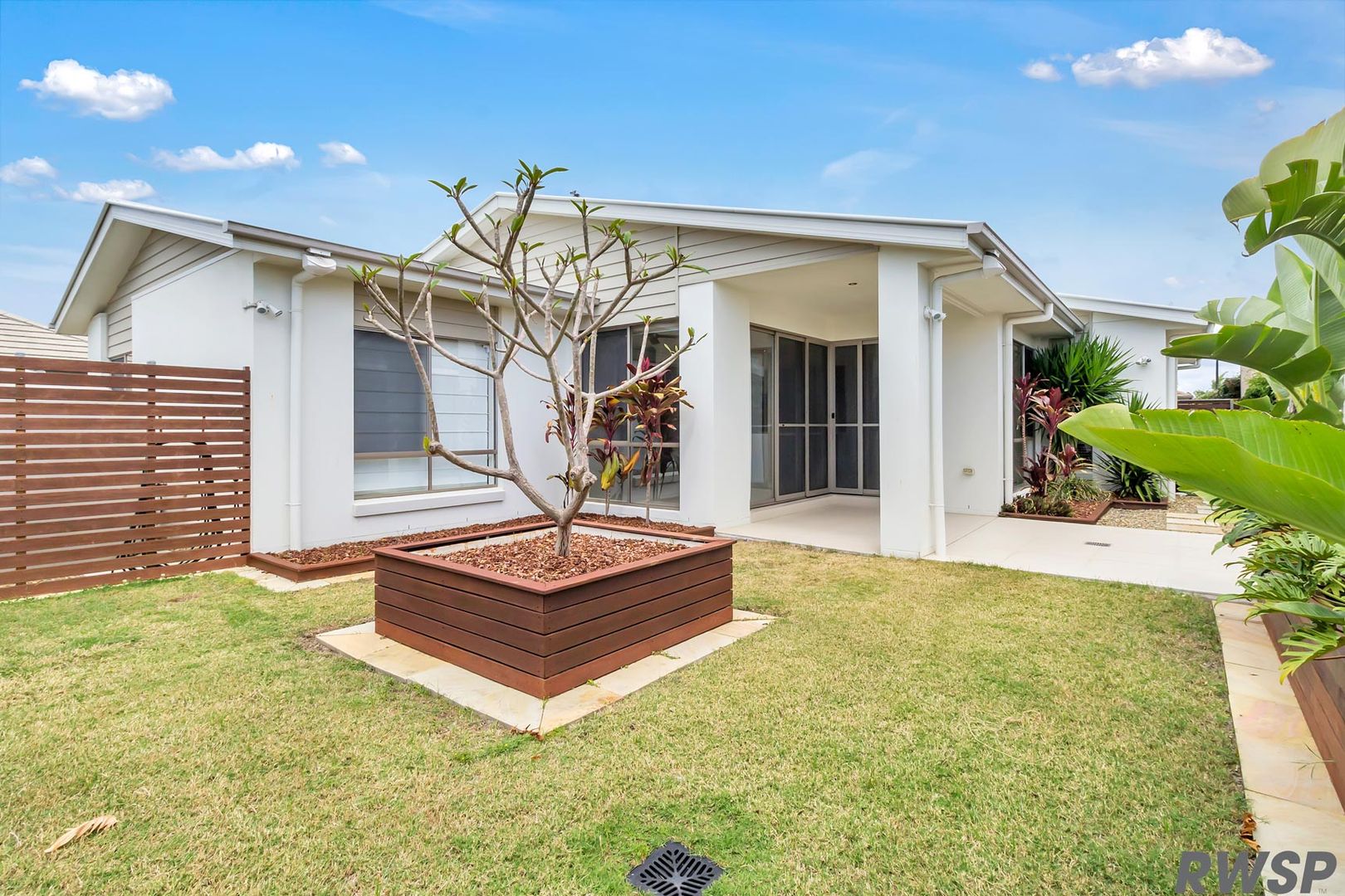 8 Flybridge Way, Hope Island | Property History & Address Research | Domain