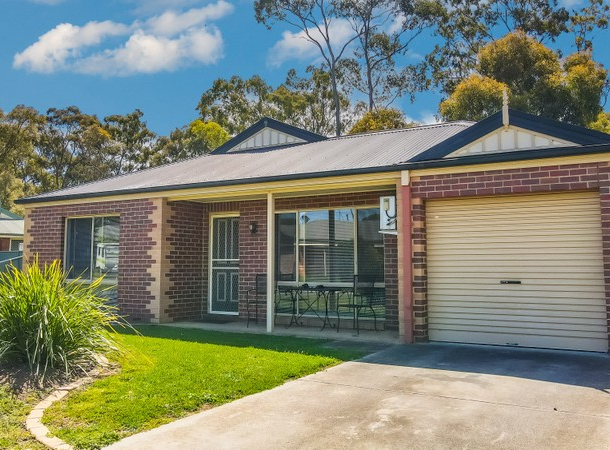 18 Jamison Park Drive, Kangaroo Flat VIC 3555