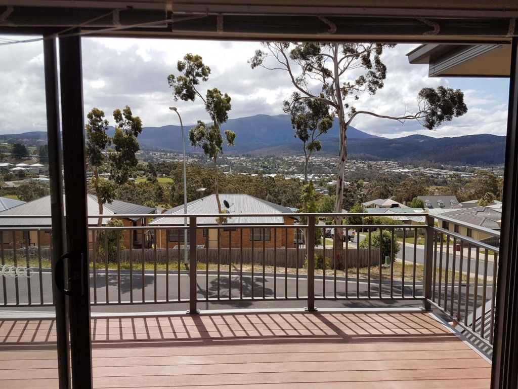 4 bedrooms House in 23 Mountain View Drive KINGSTON TAS, 7050
