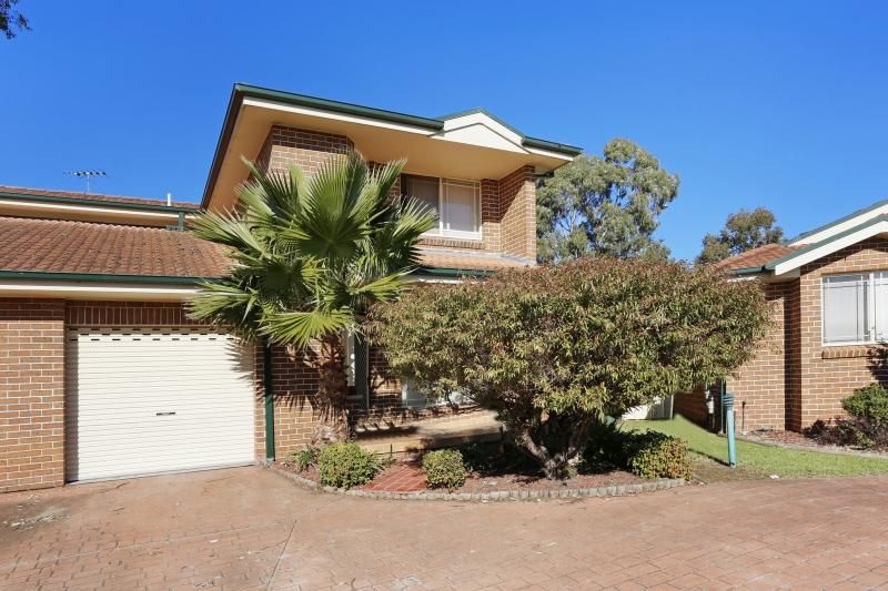 2/5 Casuarina Place, Macquarie Fields NSW 2564, Image 0