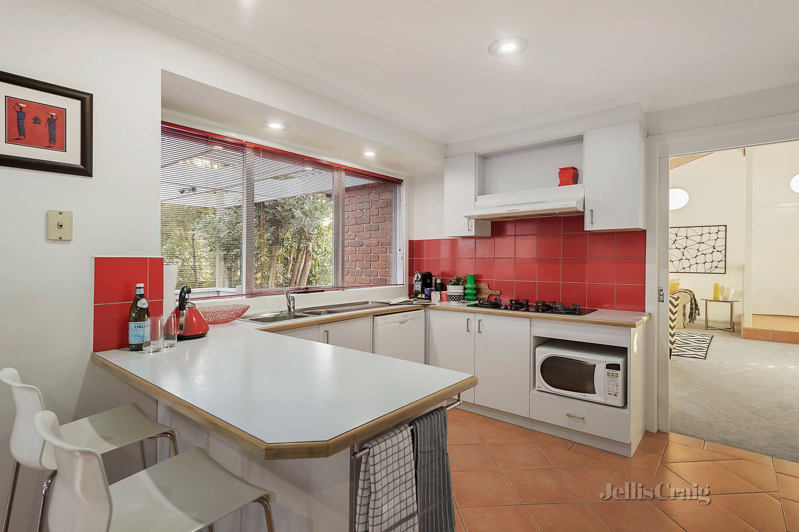 32 Maxine Drive, St Helena VIC 3088, Image 2