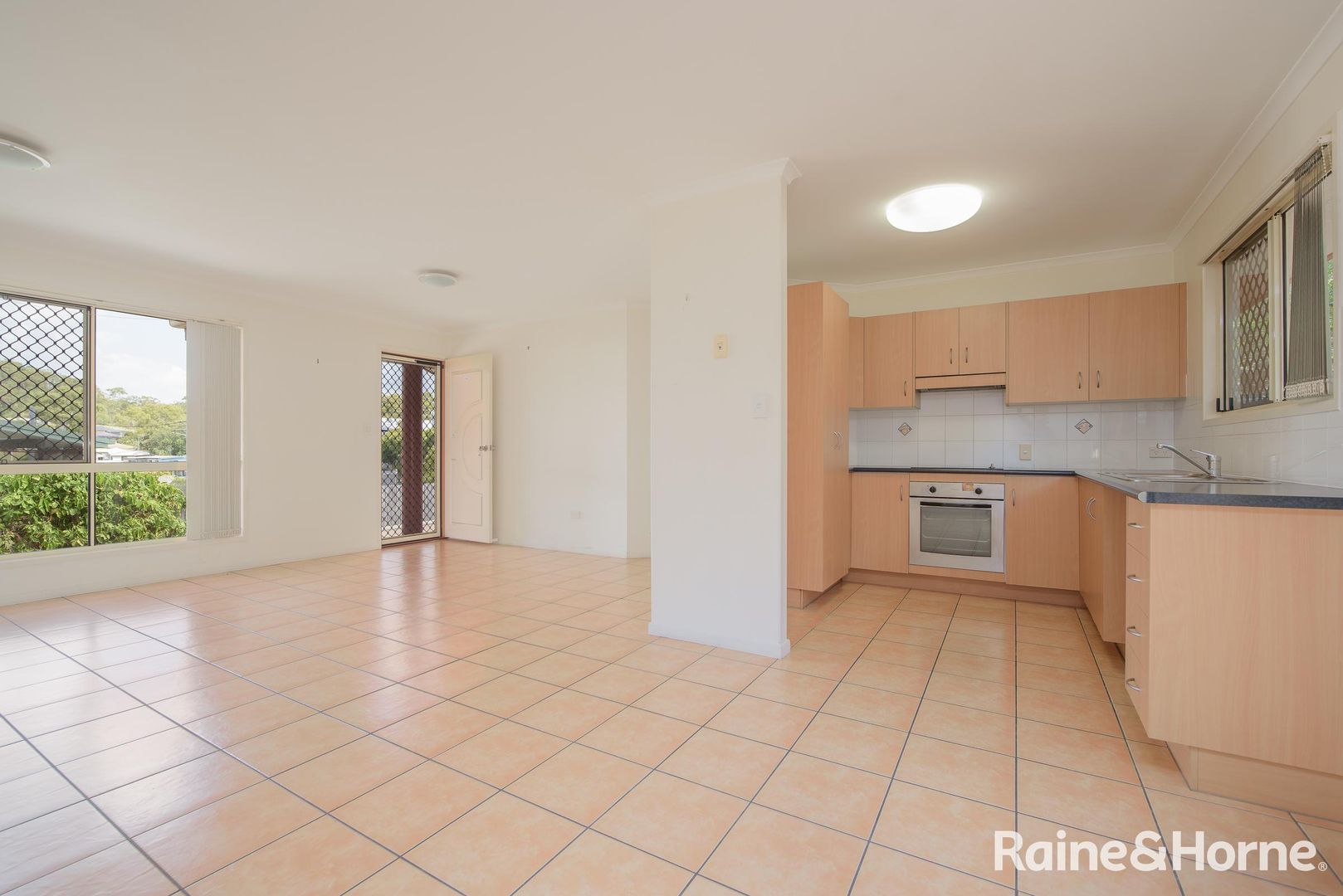 1/70 Ann Street, South Gladstone QLD 4680, Image 2