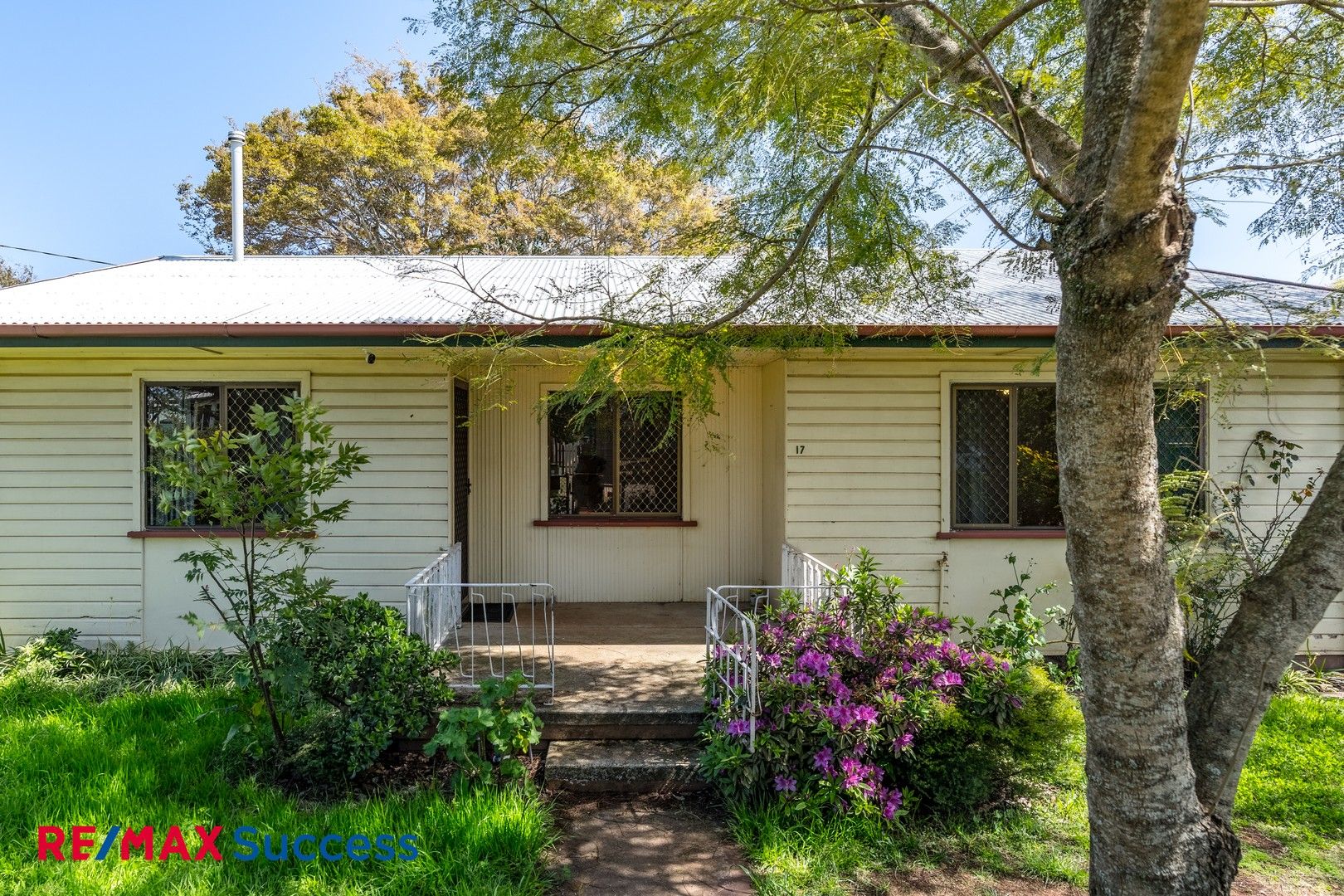 3 bedrooms House in 17 Power Street HARRISTOWN QLD, 4350
