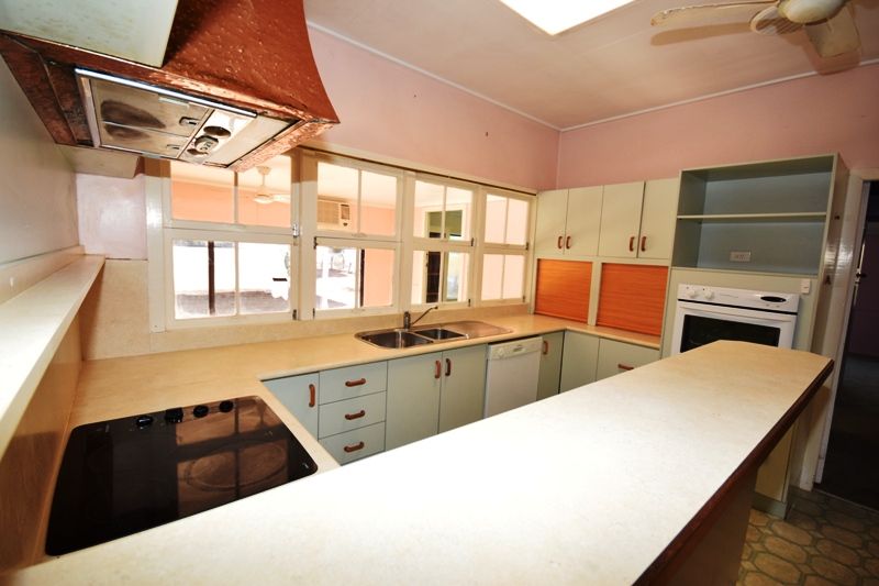 133 Crane Street, Longreach QLD 4730, Image 2