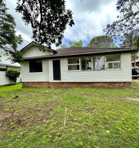 4 Sproule Crescent, Balgownie NSW 2519