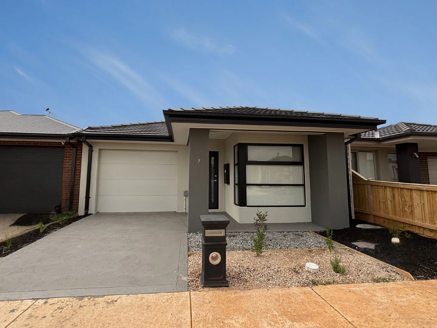 7 Delhi Grove, Rockbank VIC 3335