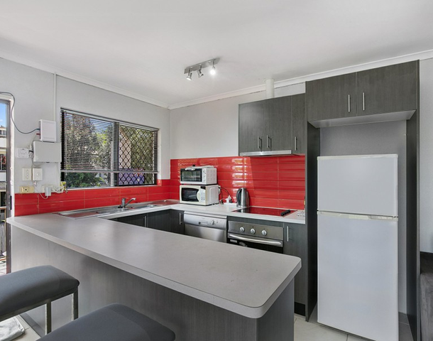 8/3 Crathern Close, Edge Hill QLD 4870