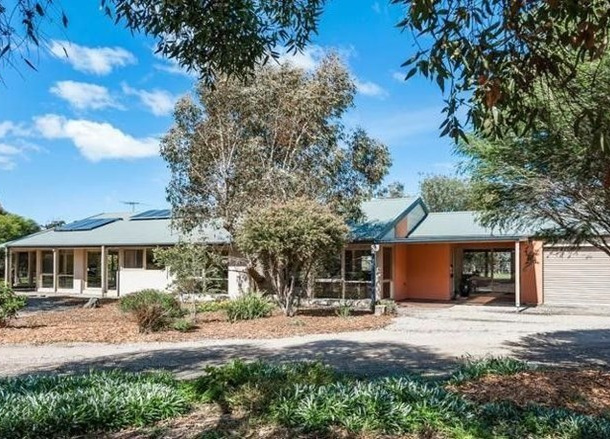 5 Rolling Meadows Drive, Sunbury VIC 3429