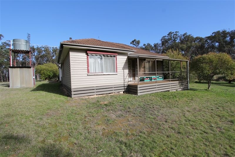 620 Browns Road, SCARSDALE VIC 3351, Image 0