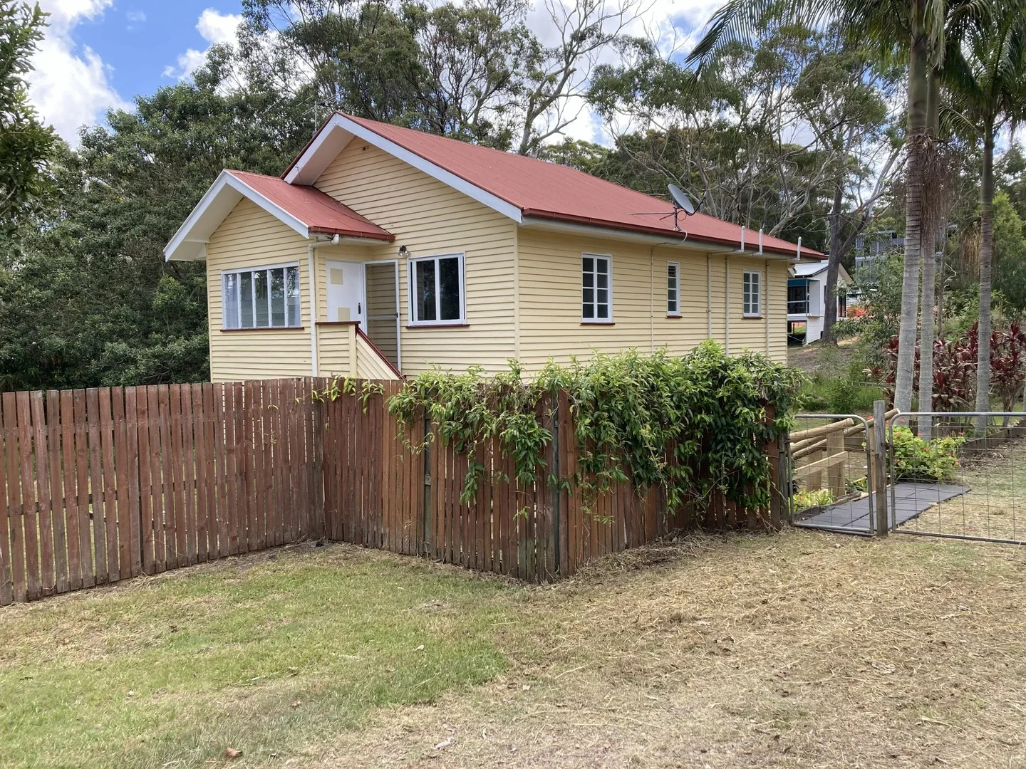 14-18 Yacht Street, Russell Island QLD 4184