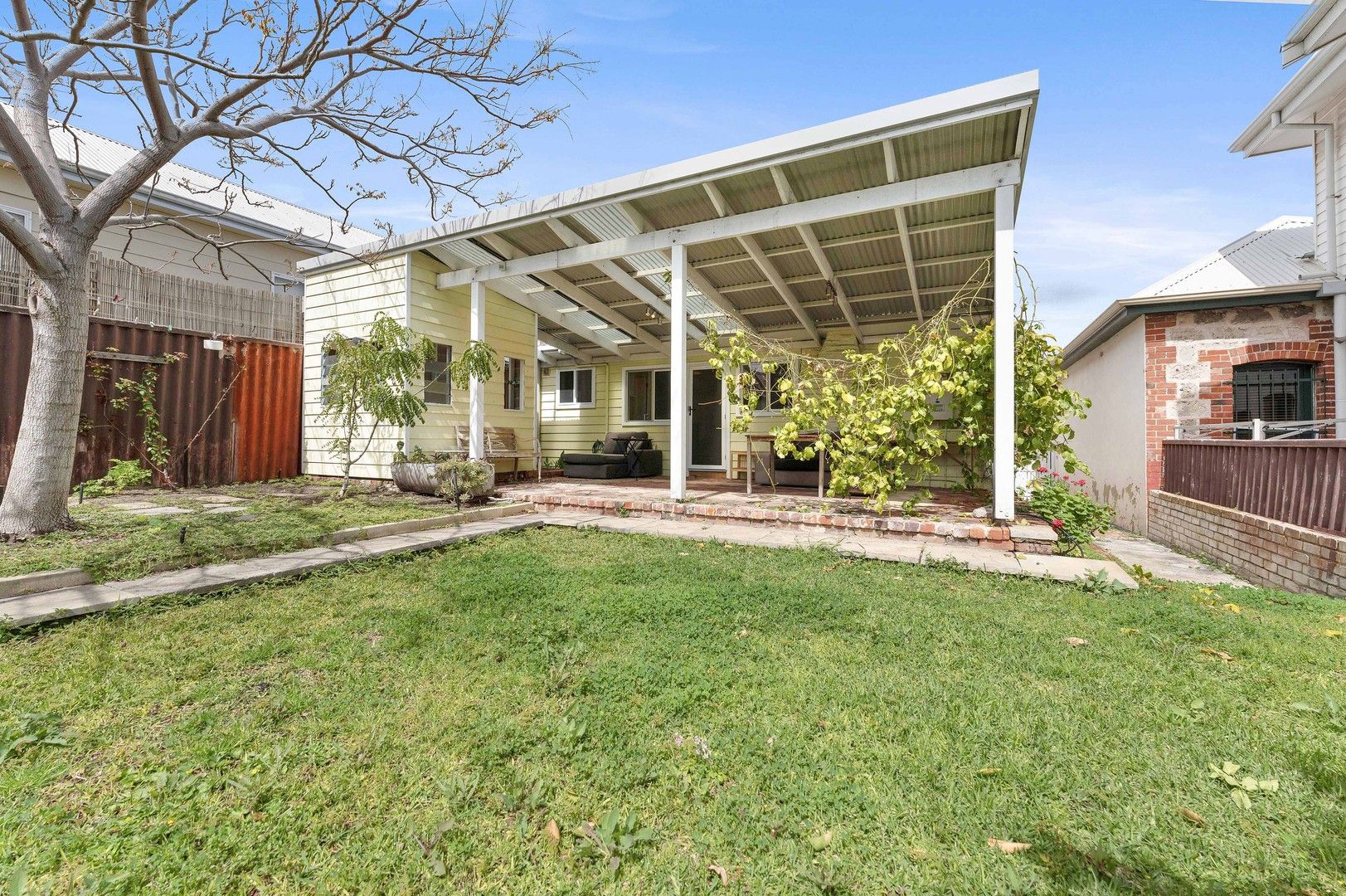 2 bedrooms House in 18 Gold Street SOUTH FREMANTLE WA, 6162