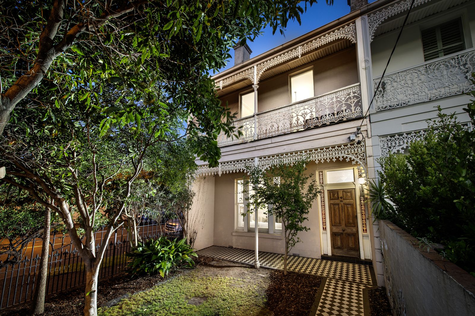 3 bedrooms House in 209 Auburn Road HAWTHORN VIC, 3122