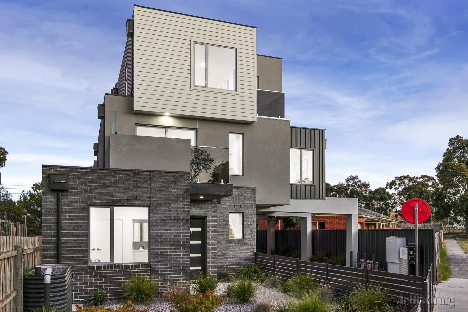 1/156 Napier Street, Essendon VIC 3040 Townhouse For Rent 620 Domain