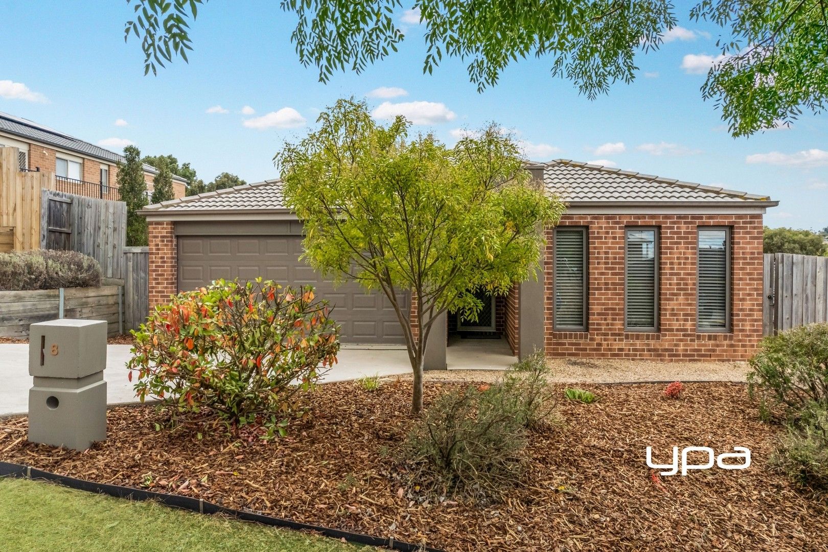 8 Broomfield Avenue, Sunbury VIC 3429, Image 0