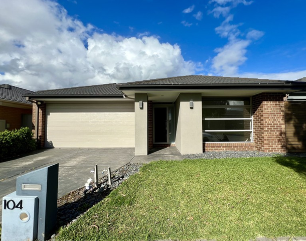 104 Nelson Street, Cranbourne East VIC 3977