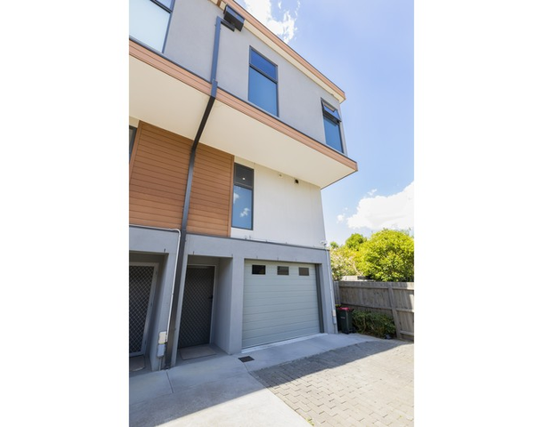 8/71 Severn Street, Box Hill North VIC 3129