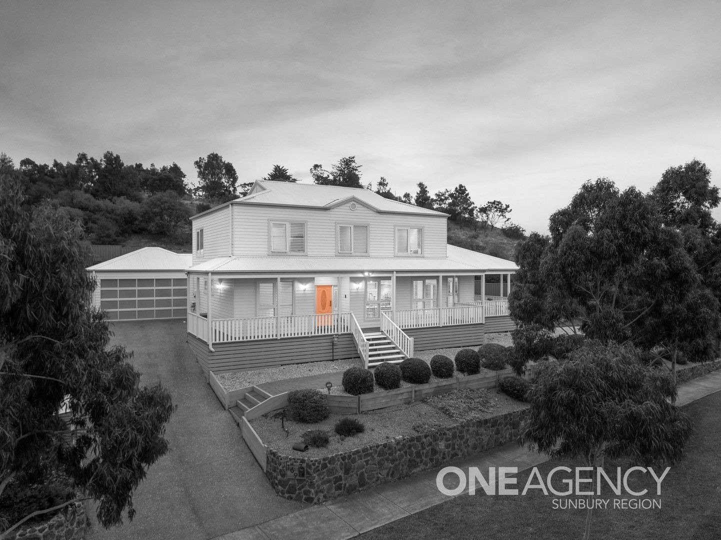 4 bedrooms House in 169 Belleview Drive SUNBURY VIC, 3429