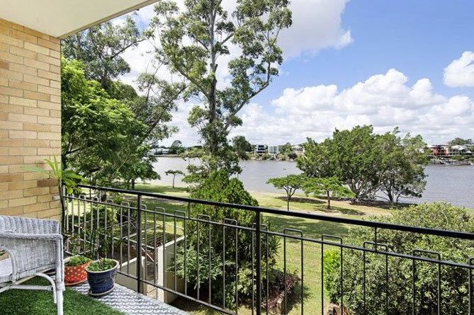 2 bedrooms Apartment / Unit / Flat in 8/98 Oxlade Drive NEW FARM QLD, 4005