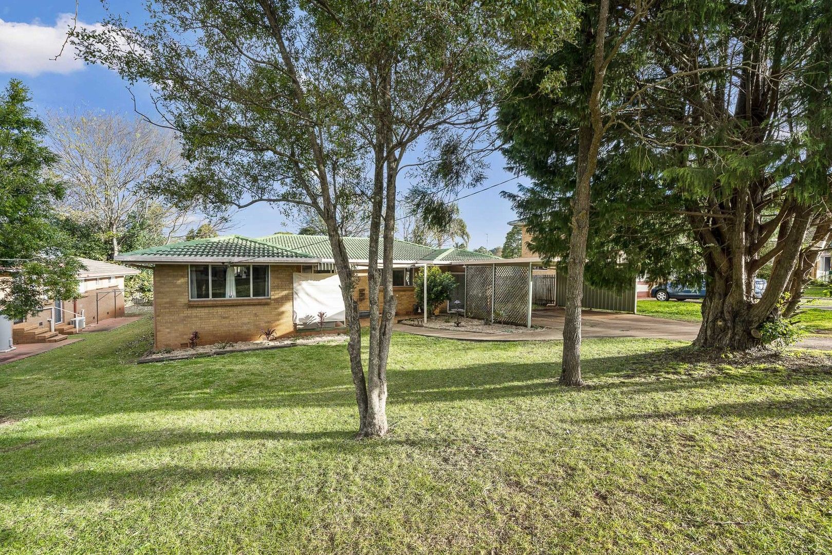 4 bedrooms House in 18 Debra Street CENTENARY HEIGHTS QLD, 4350