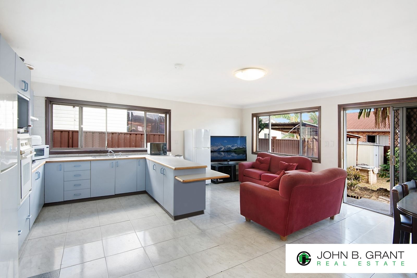 18 Lupin Avenue, Fairfield East NSW 2165, Image 1