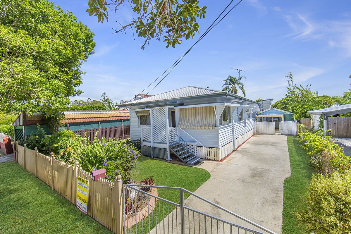 28 ROGERS ROAD, Clontarf QLD 4019, Image 2