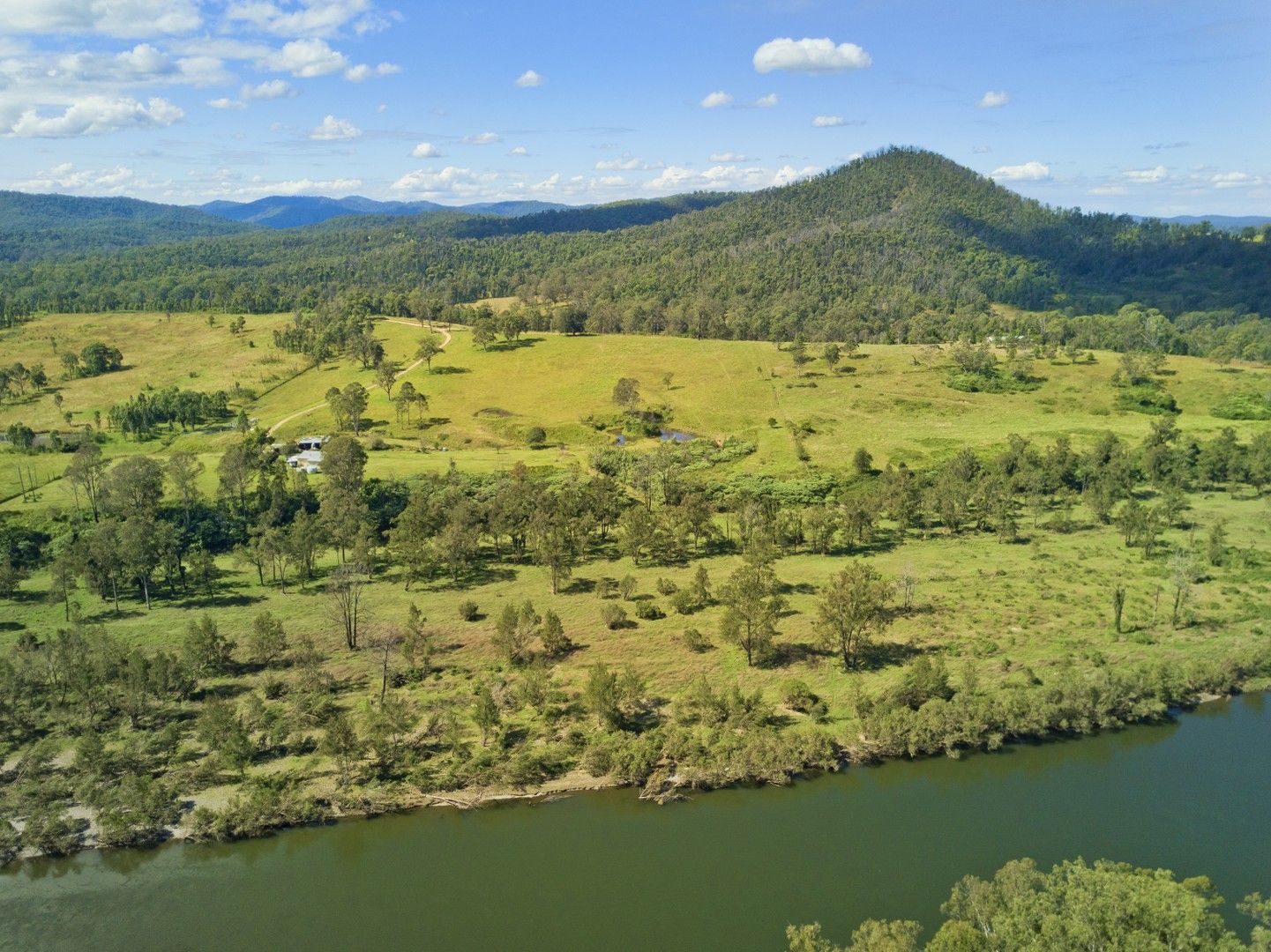 3 bedrooms Rural in 462 Toms Gully Road HICKEYS CREEK NSW, 2440