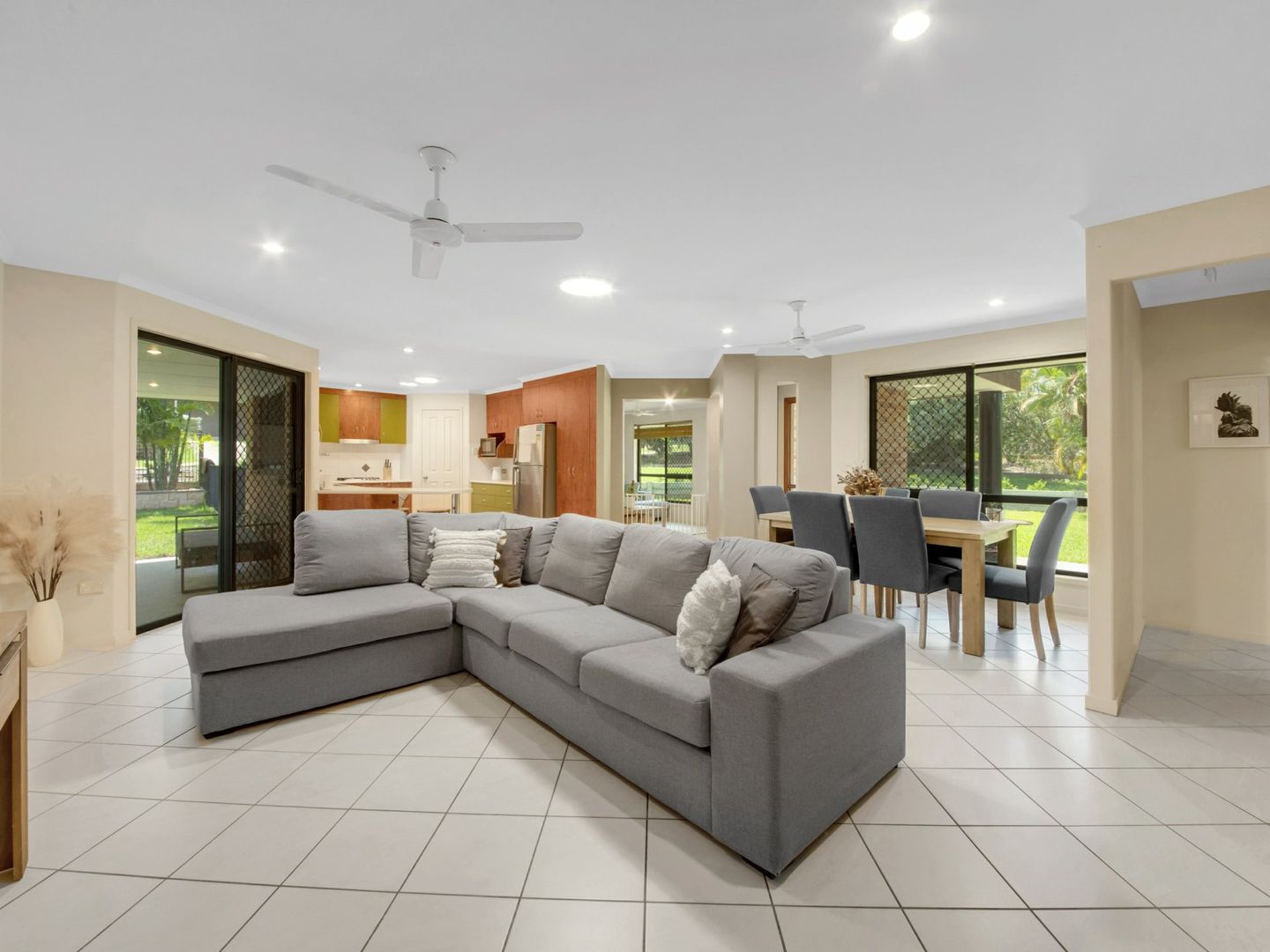 27 Ronald Crescent, Benaraby QLD 4680, Image 2