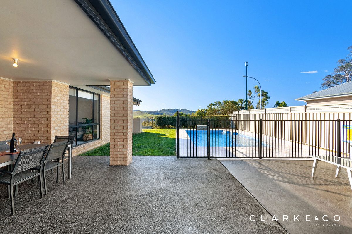 25 Kelly Circle, Rutherford NSW 2320, Image 1