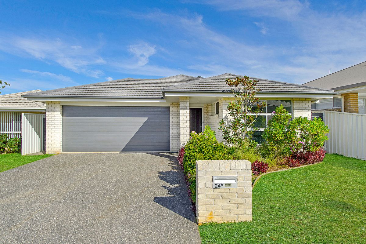 4 bedrooms House in 24A Whistler Drive PORT MACQUARIE NSW, 2444