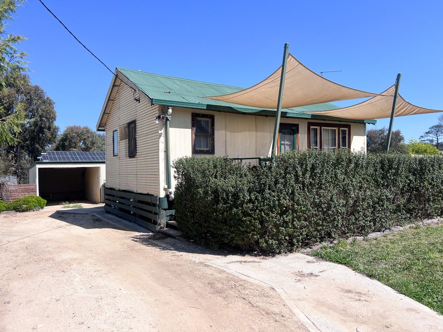 1 bedrooms Apartment / Unit / Flat in 1/95 Bellewood Road ARMIDALE NSW, 2350
