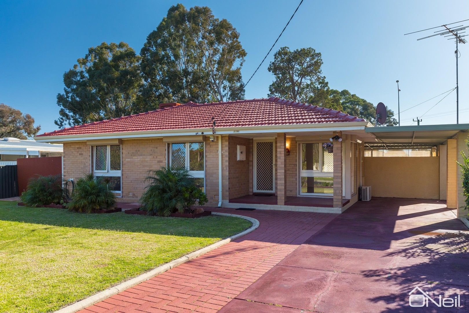 3 bedrooms House in 5 Kiama Road ARMADALE WA, 6112