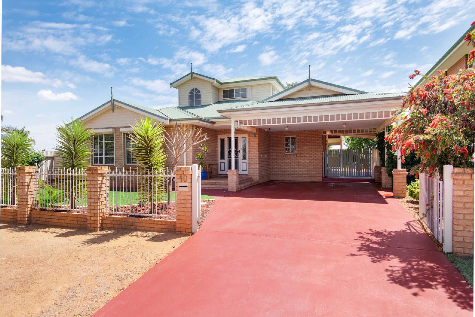 4 bedrooms House in 10 Geoffrey Stokes Parade KALGOORLIE WA, 6430