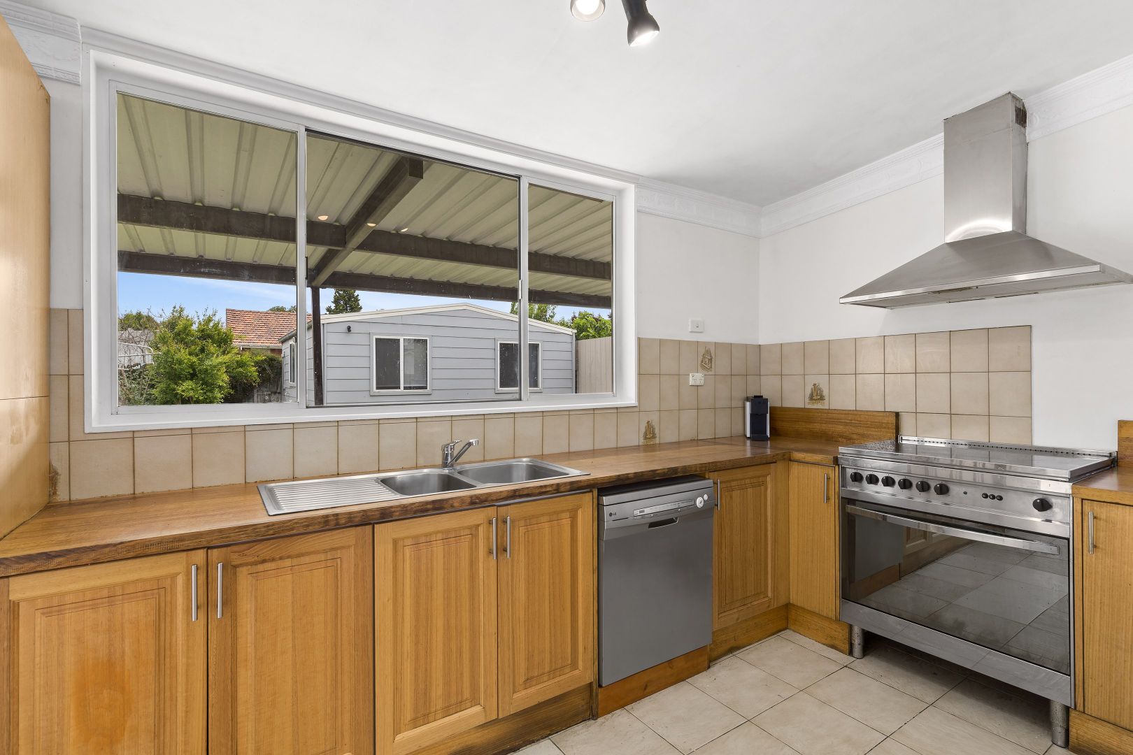 33 Sheila Street, Preston VIC 3072, Image 2