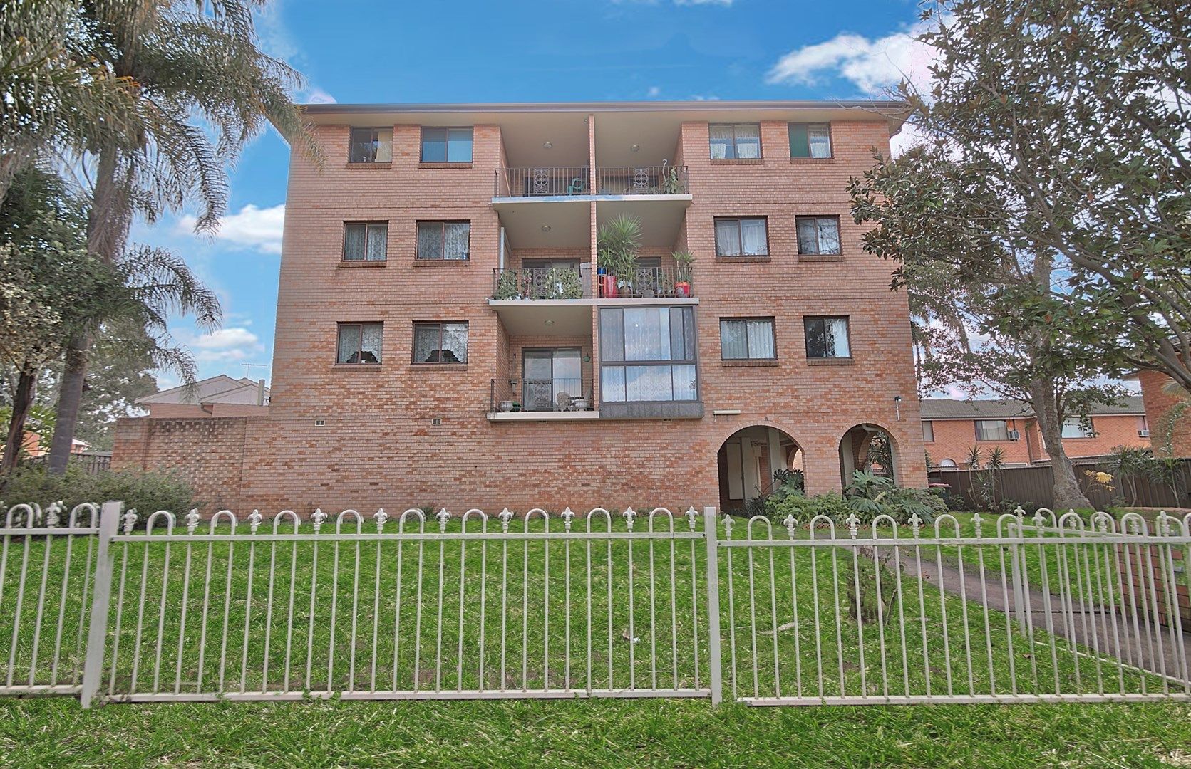 4/9 Wilde Street, Carramar NSW 2163, Image 1