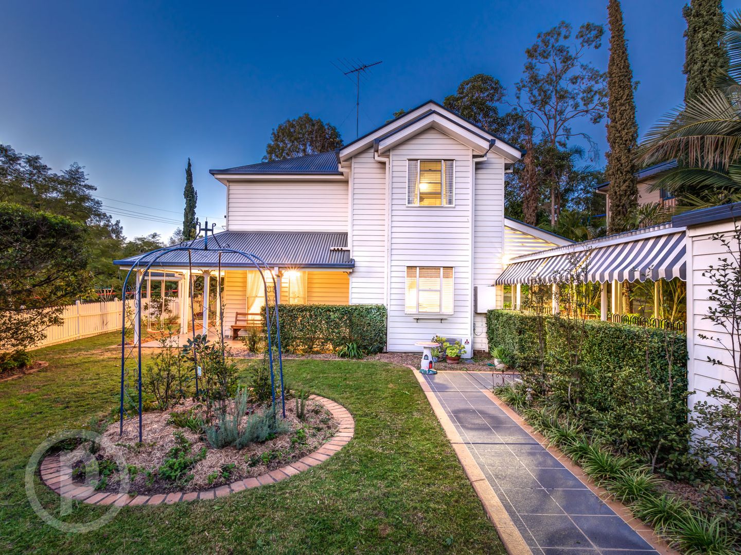 1 Dellwood Court Ferny Hills Property History Address Research