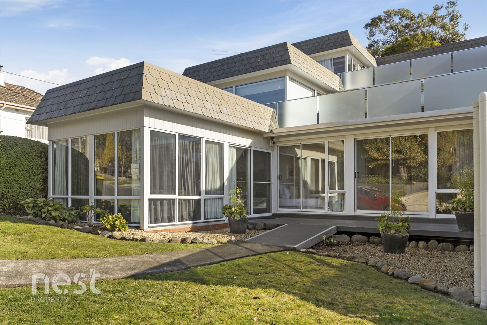 2 bedrooms Apartment / Unit / Flat in 1/37 Waimea Avenue SANDY BAY TAS, 7005