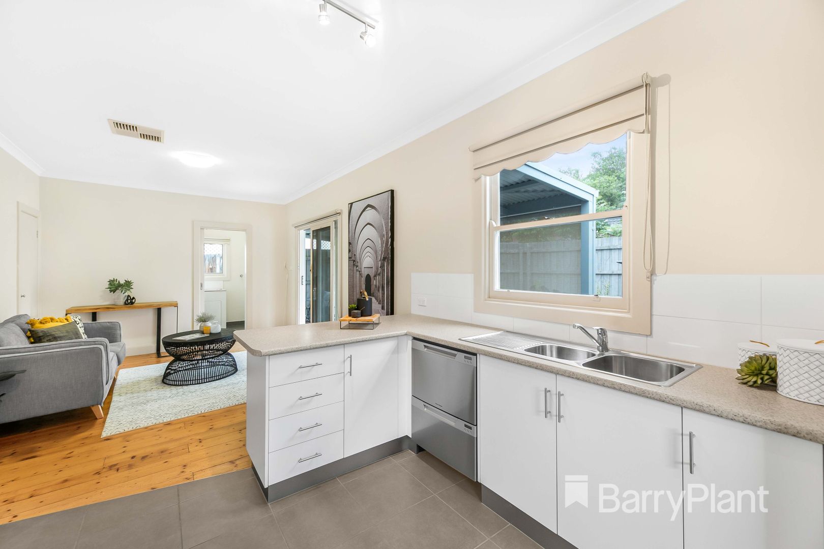 1/52 Orange Grove, Bayswater VIC 3153, Image 2