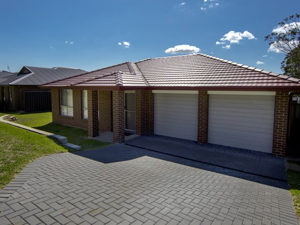 42 Craighill Crescent, Cameron Park NSW 2285