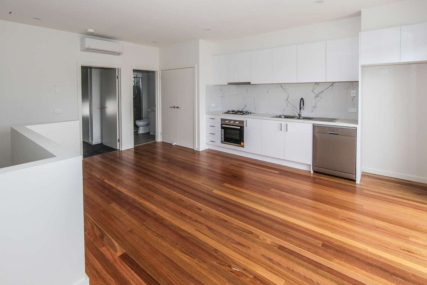 10-561-boronia-road-wantirna-vic-3152-townhouse-for-rent-530-domain