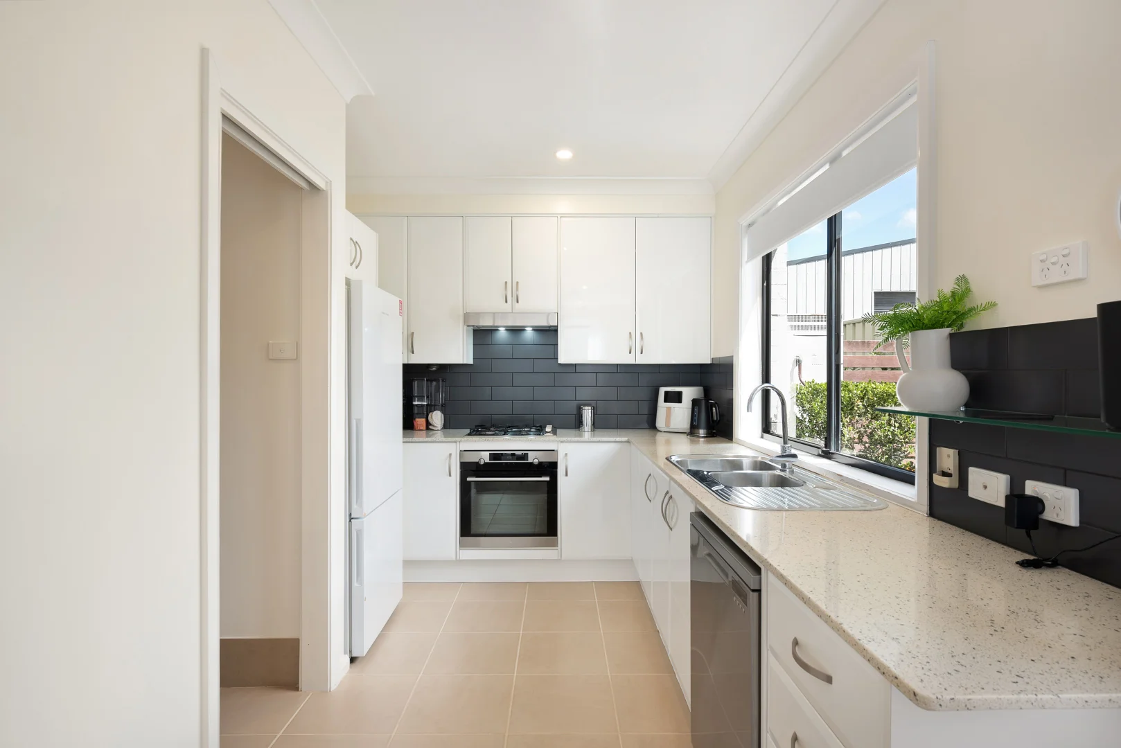 Additional image 3 of 8/180 Kahibah Road, Charlestown NSW 2290