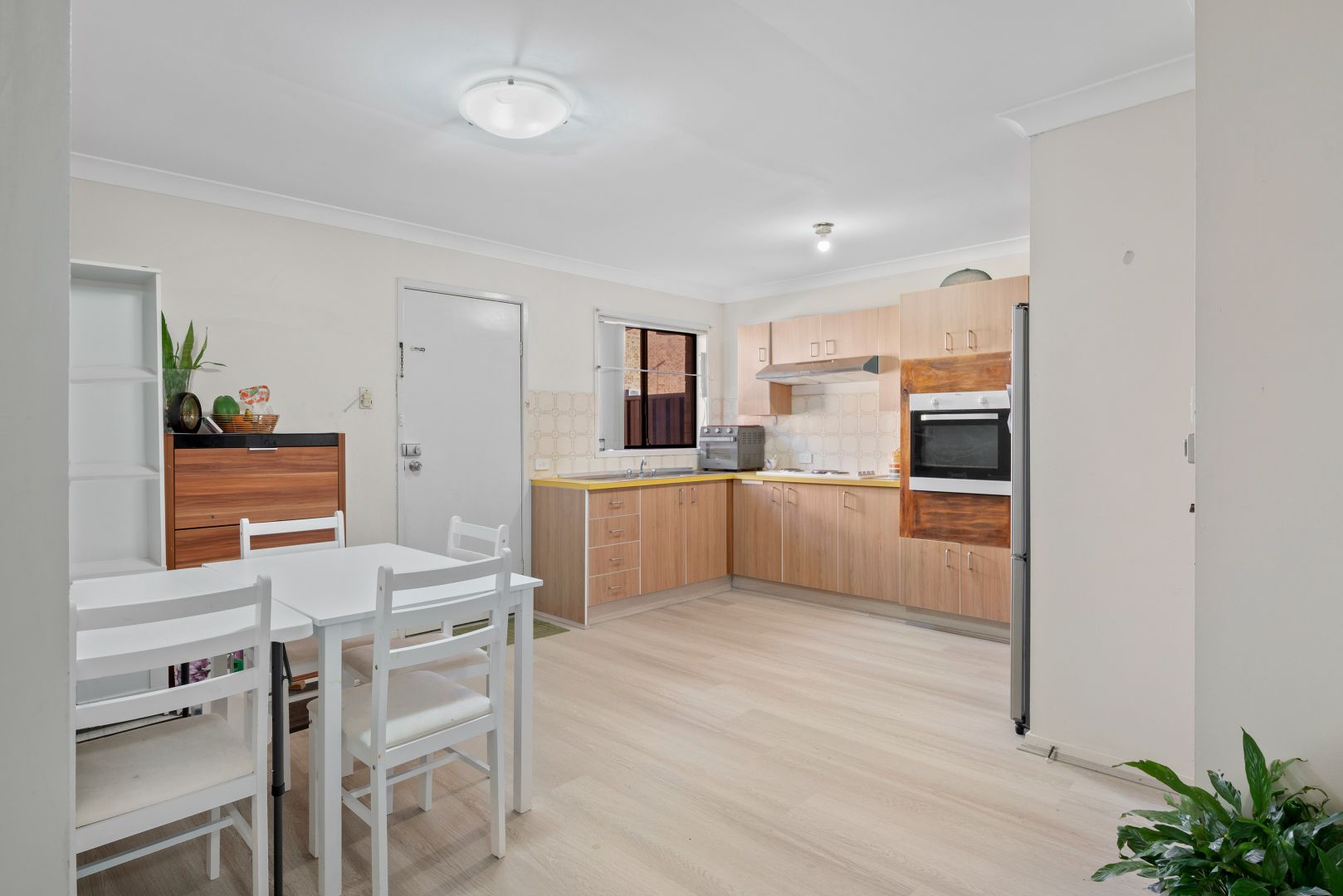 8/3 First Avenue, Macquarie Fields NSW 2564, Image 2