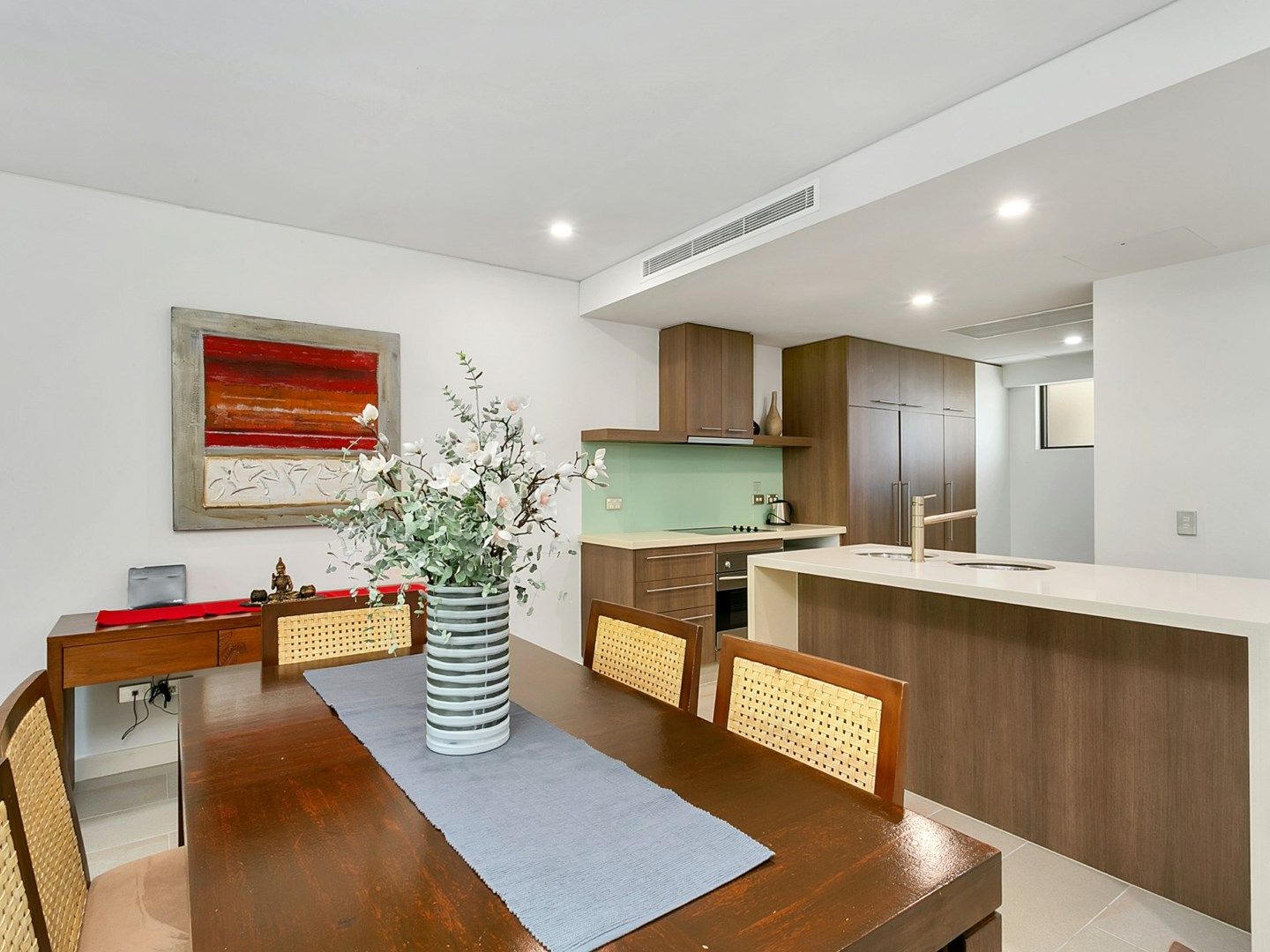 305/5 Triton Street, Palm Cove QLD 4879, Image 2